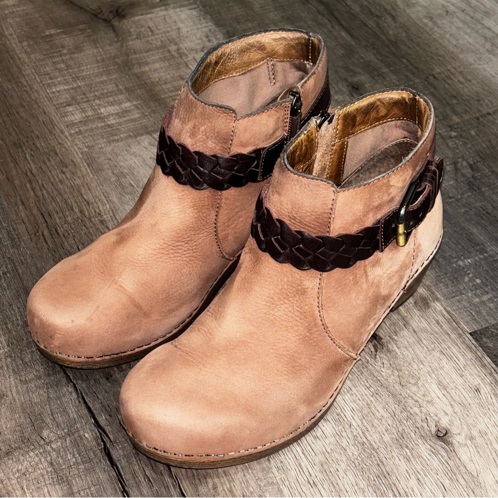 Dansko Tan Ankle Boots with Brown Accents